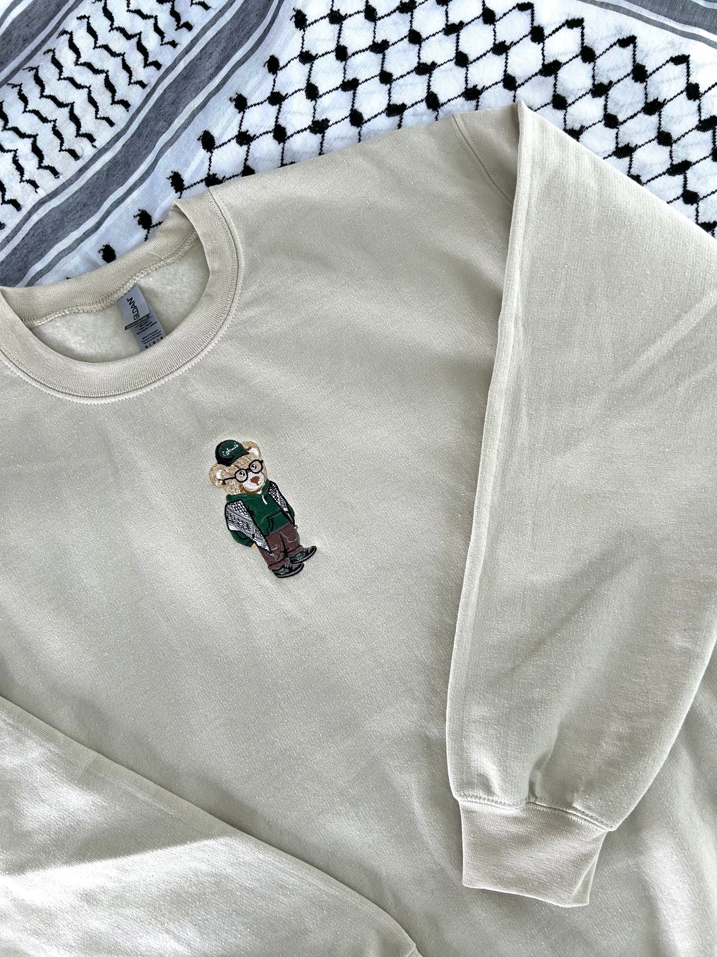 Embroidered Kuffiyeh Bear Beige Crewneck